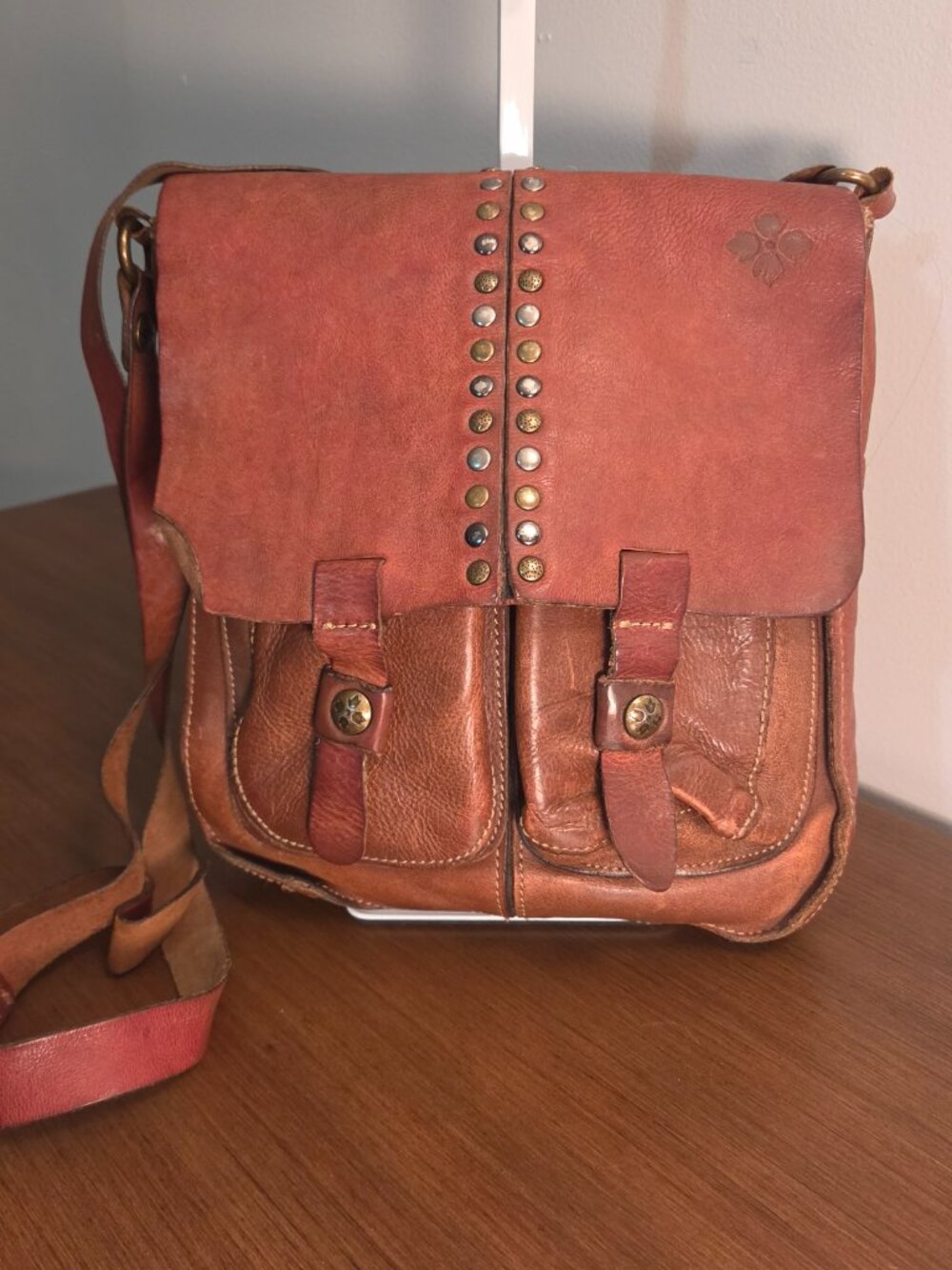 VINTAGE PATRICIA NASH ARMENO ITALIAN LEATHER CROSSBODY MESSENGER BAG BROKEN IN
